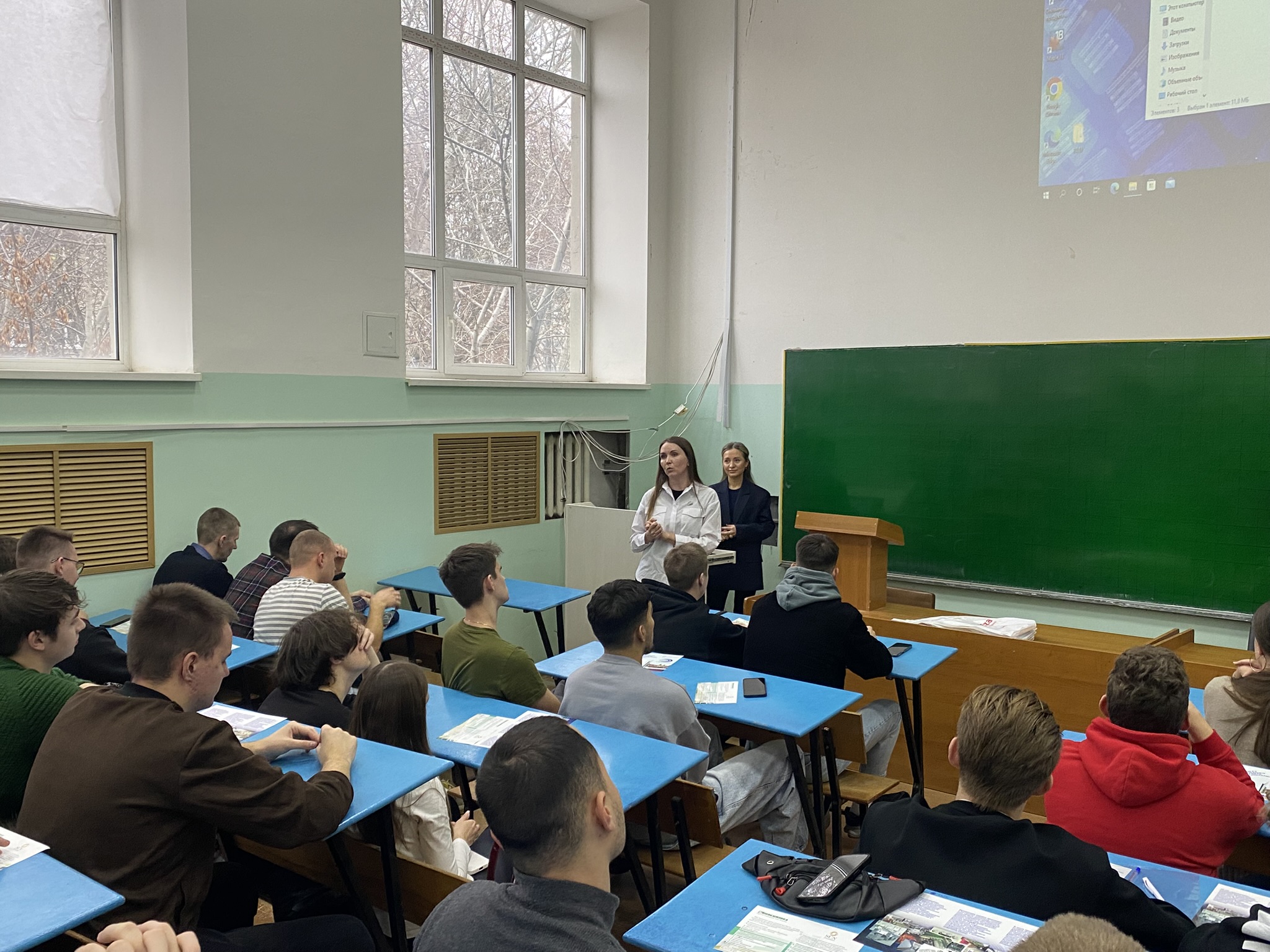 17 ноября студенты групп 24МОС1 и 23МОС1 совместно с кураторами приняли участие во встречи с профильными работодателями – представителями промышленных предприятий Пензенского региона.